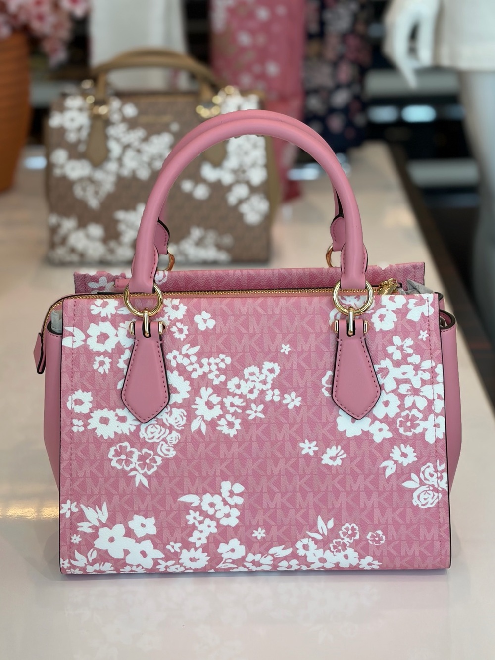 MICHAEL KORS Marilyn Md Printed Signature Logo Satchel Crossbody
Carnation - Picture 3 of 13